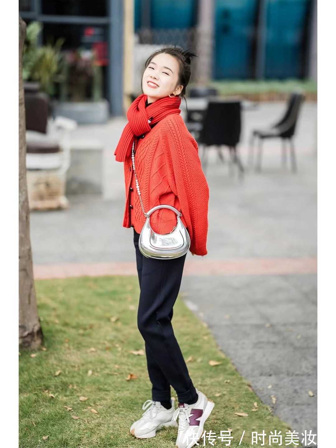 运动裤|这才是“新年”该有的穿搭,红红火火又洋气,照穿美成了焦点