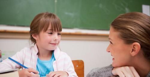 父母|30多岁“巨婴”专业啃老,生活奢华安逸,妈妈:“她还是个孩子”