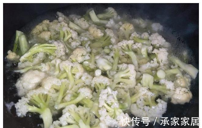炒菜花|炒菜花时，直接下锅易夹生，多加1步，菜花香嫩好吃
