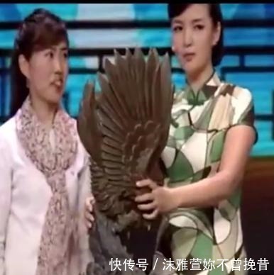 当年有人出价100万,大姐拒绝,今专家估价吓坏持宝人!