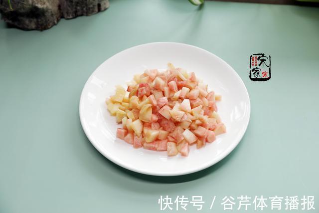 黑芝麻|水蜜桃正便宜,买2斤回家做点心,酸甜掉渣,孩子抢着吃