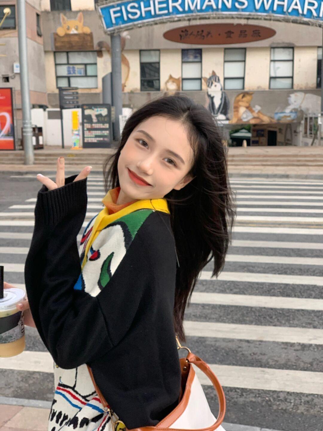 卡通 秋冬想要穿得俏皮又可爱?一定不能错过这件卡通针织衫!