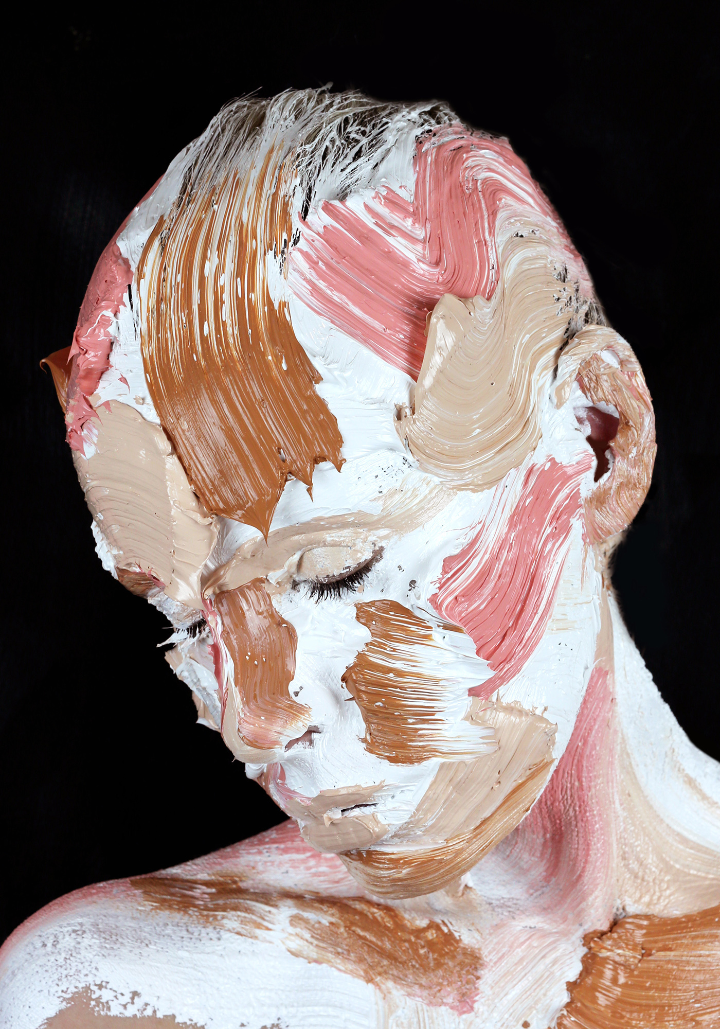 索菲·德里克@你见过在画布上画画的，可你见过在自己头上画油画的吗