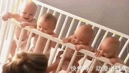 婴儿床|四胞胎宝宝睡醒站一排等妈妈, 看到妈妈走过来, 全都不淡定了!