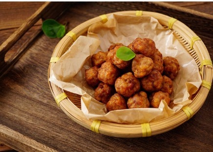 炸丸子|婆婆40年炸丸子配方,多花5毛钱,外酥里嫩,放好几天都不硬