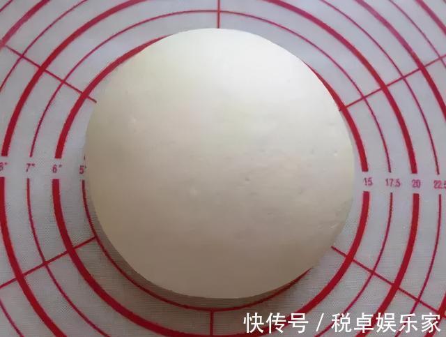 面食|发面直接加酵母粉和白糖是大错，教你一小妙招，发面只需10分钟