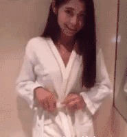 |搞笑GIF:是谁说喜欢苗条的妹子 你们看看这位美女怎么样?