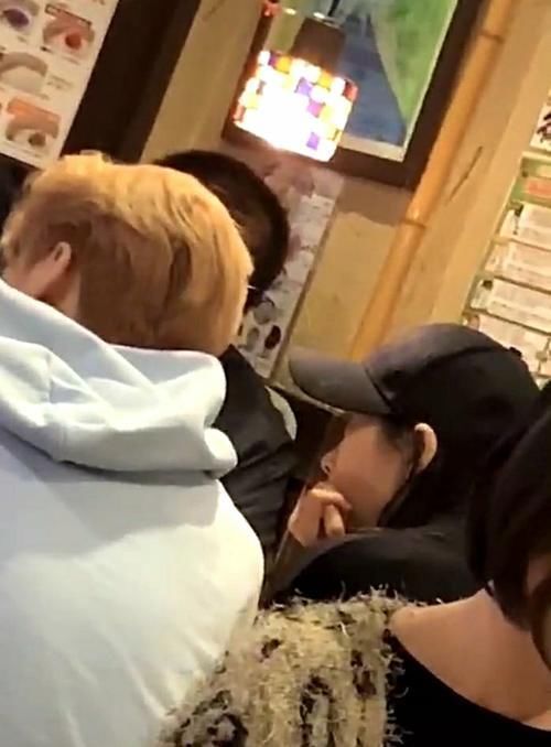 高嘉朗|關(guān)曉彤鹿晗罕見同框出現(xiàn),網(wǎng)友:公費(fèi)撒狗糧,好甜