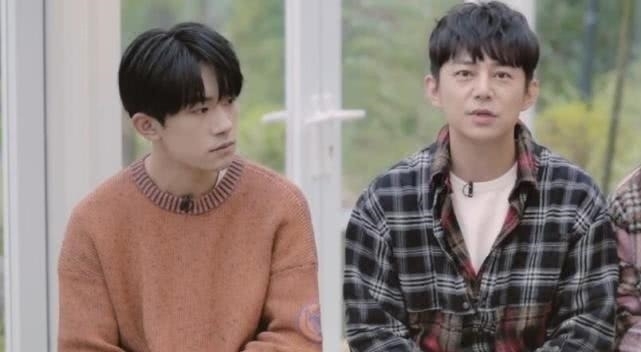 爆料|千玺录节目时要上网课怎么办听到何老师的爆料，才知他有多辛苦