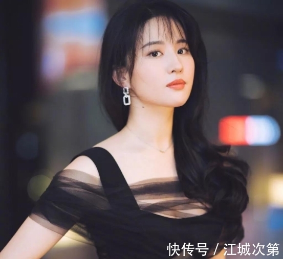 脸型 换发型别执着于黑长直,按“脸型”换发型,轻易不会出错!