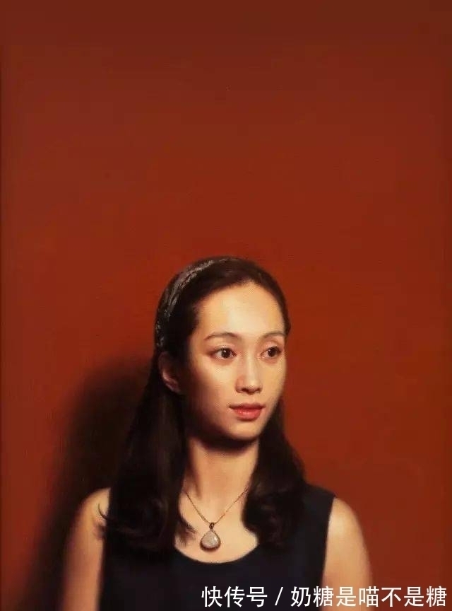 笔触#火辣!光影下的女性充满迷人的魅力,探究油画语言的艺术审美!