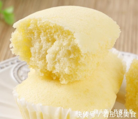 一盒酸奶,三个鸡蛋,锅里蒸一蒸,做香甜可口的蒸蛋糕,比发糕香