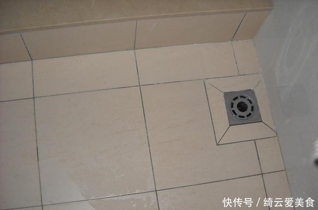 泥瓦工|卫生间铺瓷砖,墙压地还是地压墙?两者有什么区别?哪一种更好?