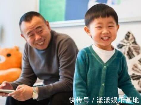 父母|夫妻是地道东北人,生出混血儿,爸爸连做三次亲子鉴定结果都一样