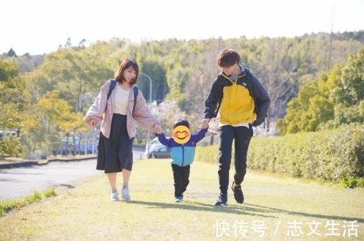 面对镜头|夫妇变闺蜜?一家三口玩cosplay,结果爸爸成了女装大佬