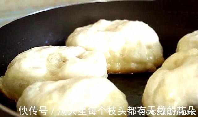 外酥里软的早餐泡泡饼，教你在家做，比包子馒头简单，比油条好吃