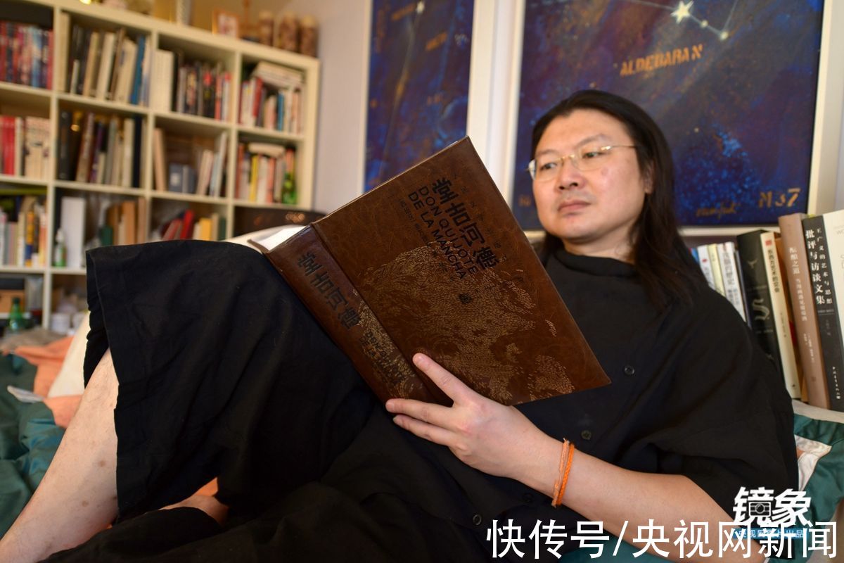 君特·格拉斯#他在北京蜗居30㎡，却收藏价值千万“最美的书”