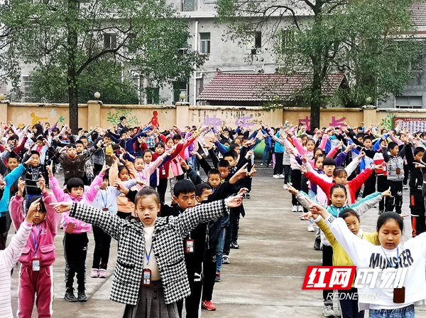 课间|桃源太平铺中学：新编课间集体舞《你笑起来真好看》“燃爆”校园