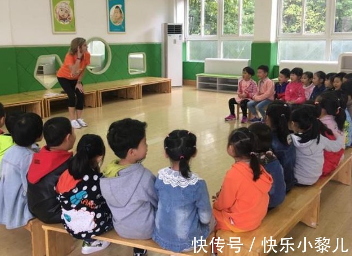 小林|幼儿园最晚接娃时间6点，宝妈踩点去却遭鄙视：原来背后有猫腻