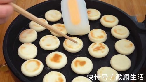 奶香小发面饼,全程不加一滴油,绿色营养又美味,老人小孩都能吃