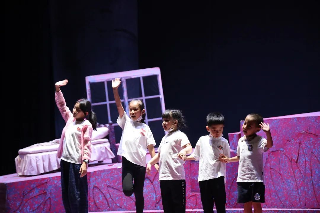 话剧|蓝媒小记者探班著名导演赖声川首部亲子剧《蓝马》