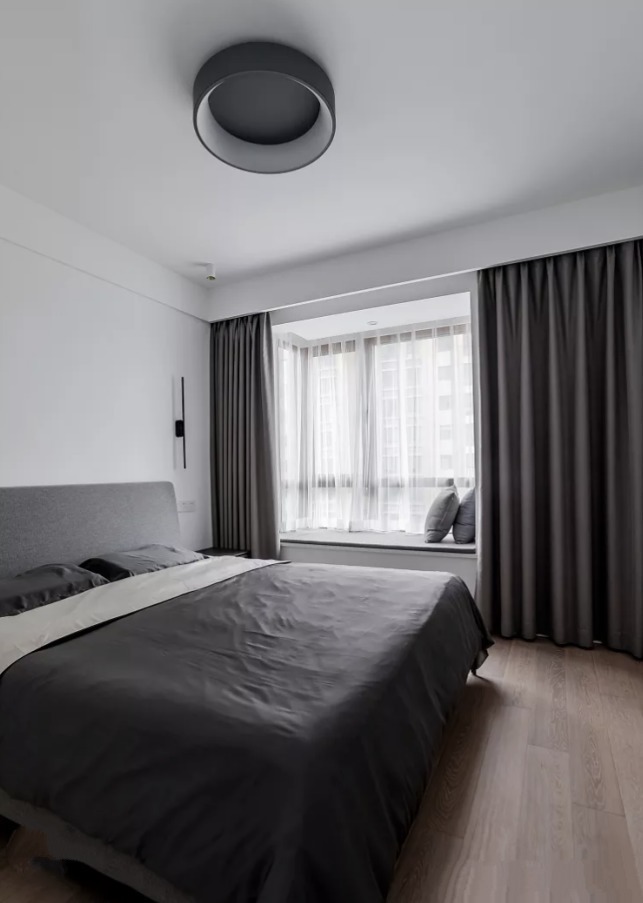 装修|装修时房门别装单开门了,他家这么设计,让全屋瞬间放大一倍