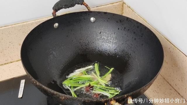 腌辣椒的季节到了，教你腌辣椒方法，做法简单，存放一年都不坏