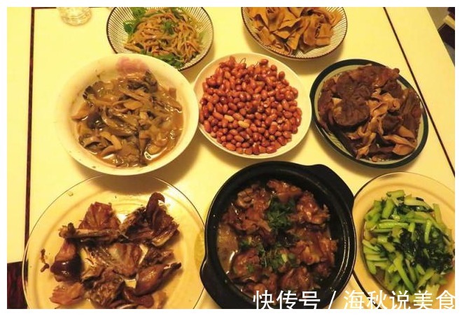 带着老公回娘家，母亲下厨做了一桌菜招待，饭后我和老公不想走了