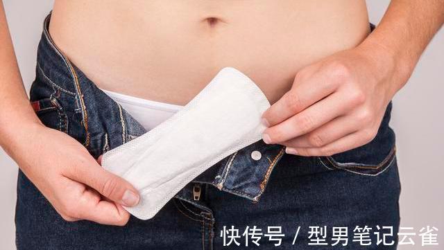 月经周期|女人过了40岁,来月经时,若有3个特点,可能在1-3年内绝经