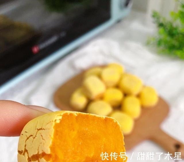 下午茶的最好选择南瓜脆皮小方，外焦里嫩，清甜软糯，超甜美！
