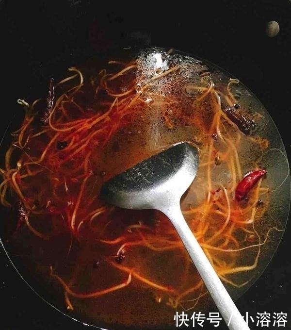 70岁奶奶的“水煮肉片”,麻辣鲜香,爽滑入味,吃1辈子都不腻