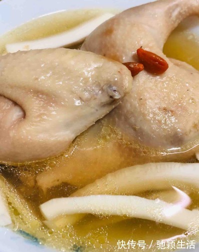 鲜香|炖鸡汤时该不该焯水大厨教你“2必做1不做”，肉质鲜香软嫩不腥