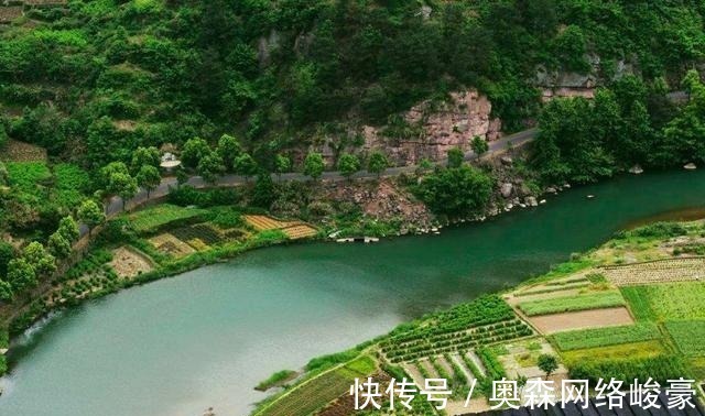 天涯何处无芳草#苏轼最经典的一首词,其中一句的意思我们误会了千年