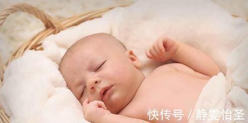 宝妈|出生一个星期的新生儿还不睁眼,爸妈急忙送医,检查后医生乐了