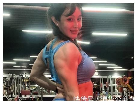 孕妇|超“硬核”孕妇走红,怀孕8个月体重56公斤,腹部线条太美了