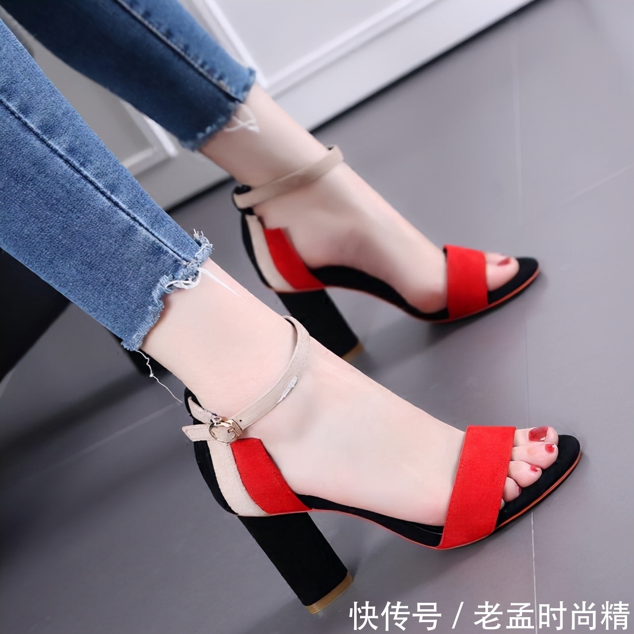 极简主义|有了这双高跟鞋,这个盛夏能不美吗?