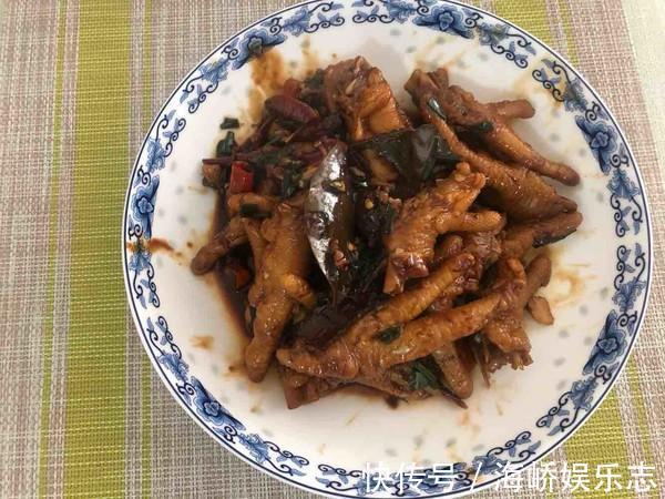 教你在家做红烧鸡爪，掌握好这做法，光闻味就流口水，越吃越上瘾