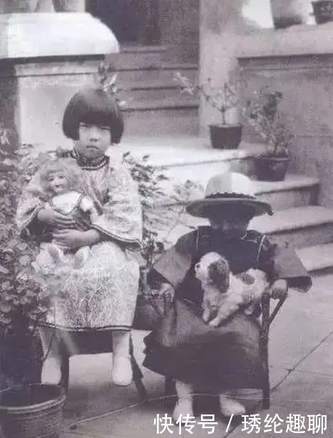 张爱玲和胡兰成离婚,30万分手费挽回自尊,分手信却字字卑微