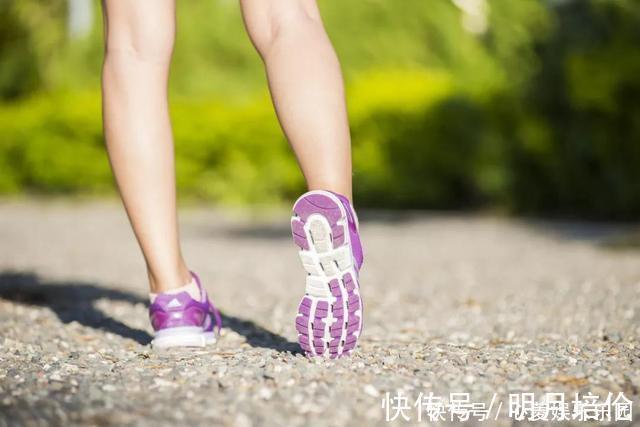 效果好|“走路也能减肥”的4个技巧,边走边瘦,消耗多余卡路里