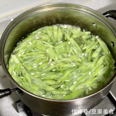 给肉都不换，巨美味的蒜蓉炒四季豆