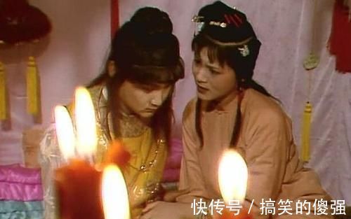 主子&贾宝玉背着袭人做了三件事,袭人的处境越来越尴尬,她却浑然不知