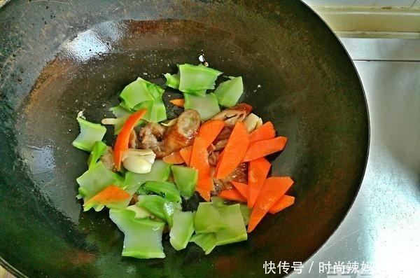 猪身上这部位存有细菌,医生从来不吃,劝你再想吃也要忍住