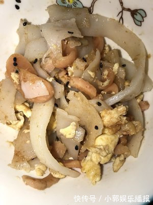 2分钟教你学会做凉皮，不用洗面，随做随吃，软滑又筋道，太香了