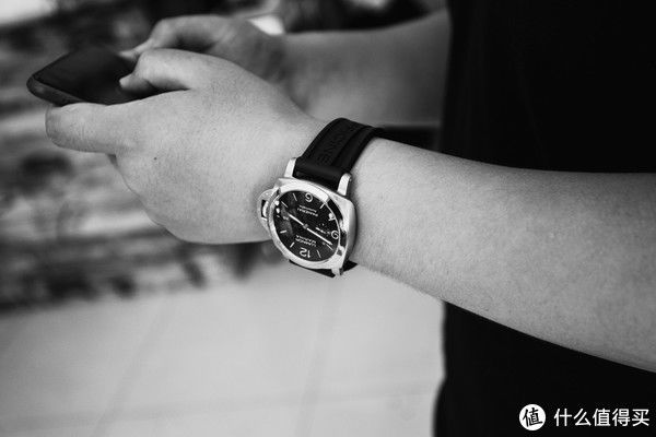 沛纳海|爆冷入手沛纳海LUMINOR，大表盘硬汉款一见钟情！附万国飞行员对比