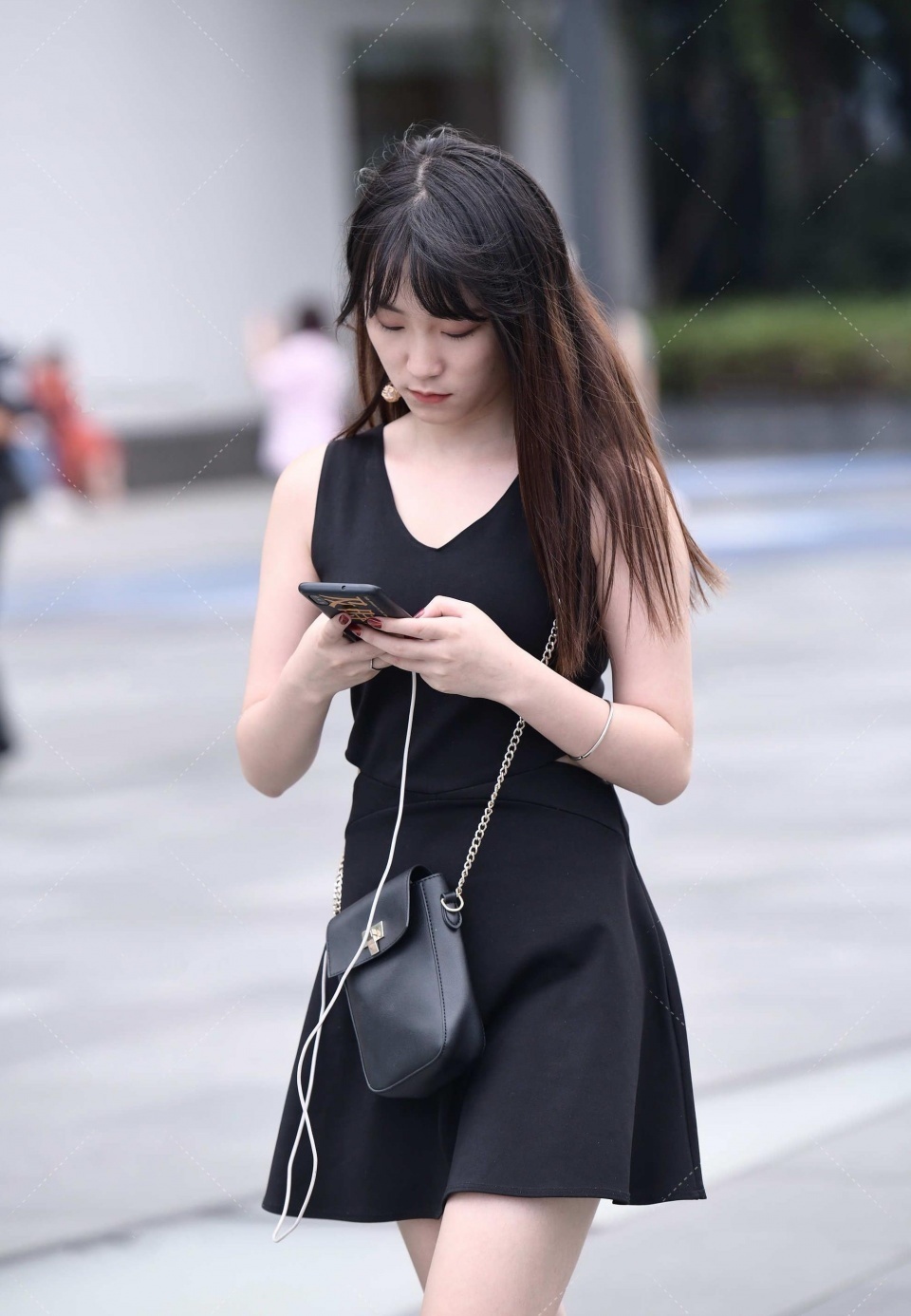 版型|这真是80后的女人吗？拥有自信的青春感，这是女性最美的通行证