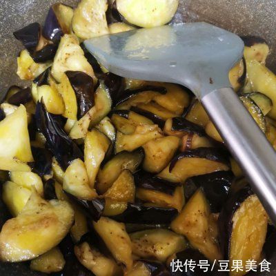 家常蒜香|#不容错过的鲜美滋味#家常蒜香红烧茄子