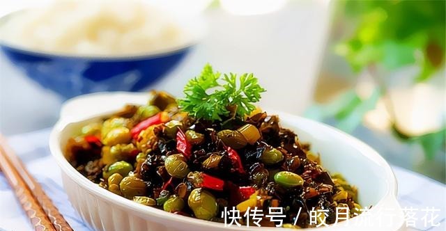 毛豆和雪莱的搭配，随便一炒就是一道下饭菜，入味好吃！