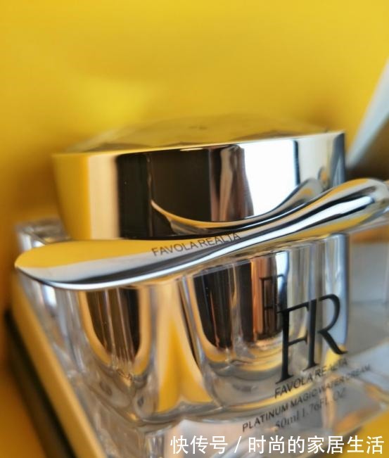 精华 女人过了40岁抗老护肤品怎么选用这几款就够了,淡纹紧致还补水!