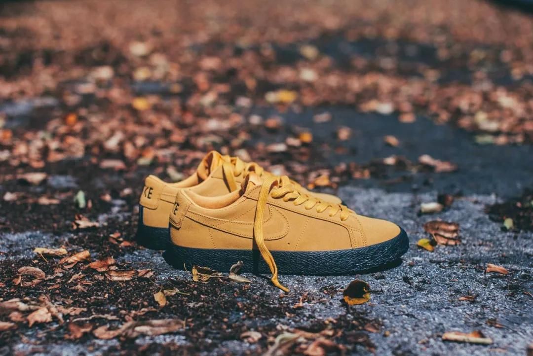 今年过冬，能在大街上独领风骚的是「小黄鞋」