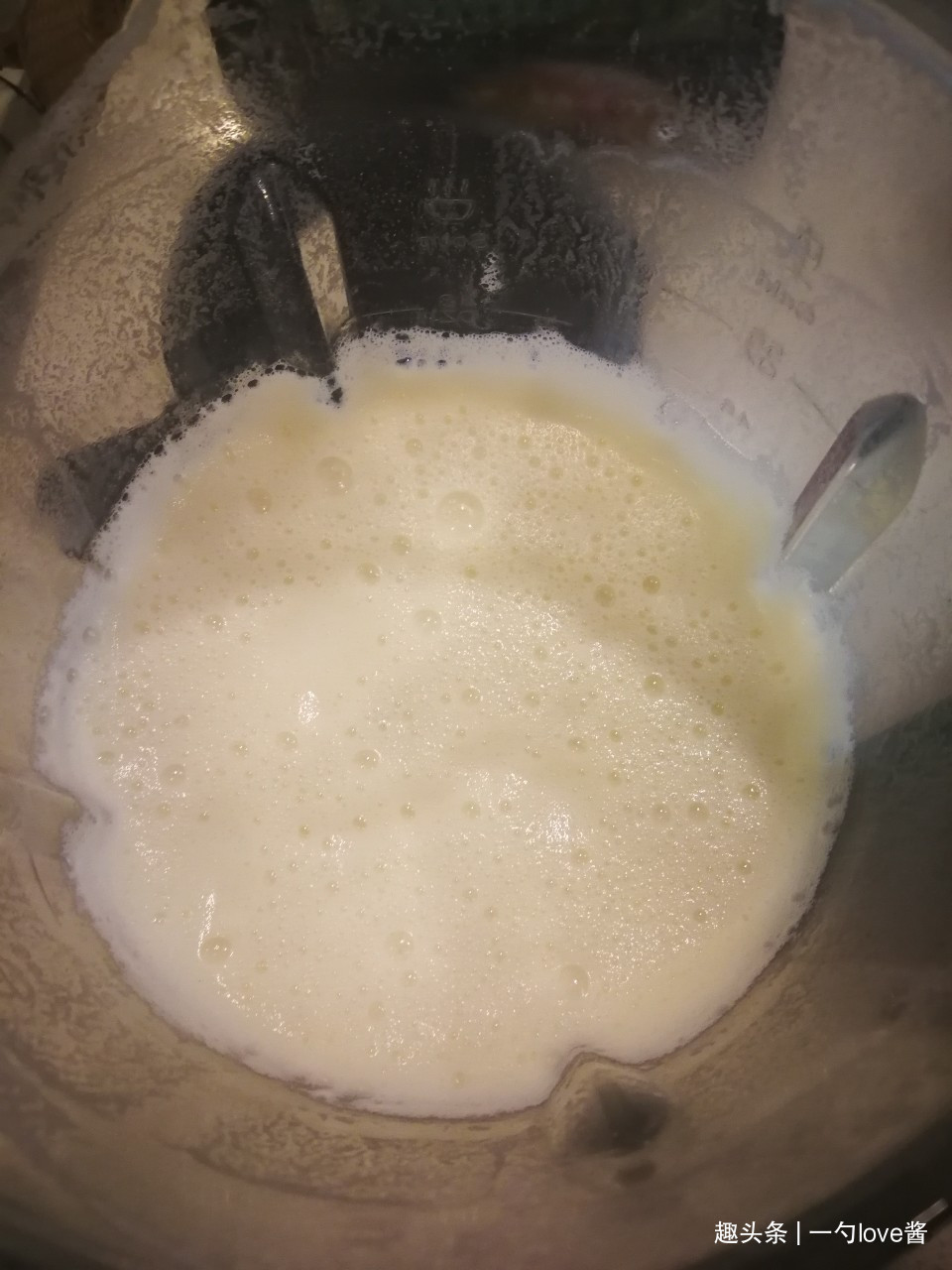 打豆浆时,黄豆泡好后别直接打,多加1步,豆浆细腻丝滑香味更浓